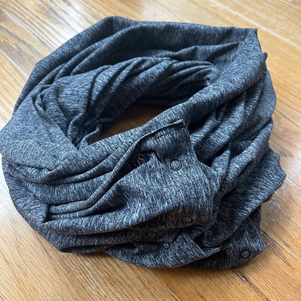 Lululemon Snap Vinyasa Heather Grey Stripe One Size Scarf Wrap Shawl